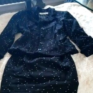 Noviello Bloom Two Piece Chanel Like Suit Size 4 Beautiful Fabric